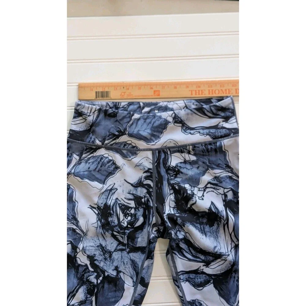 Senita Athletics Capri Leggings Size Medium Blue Women